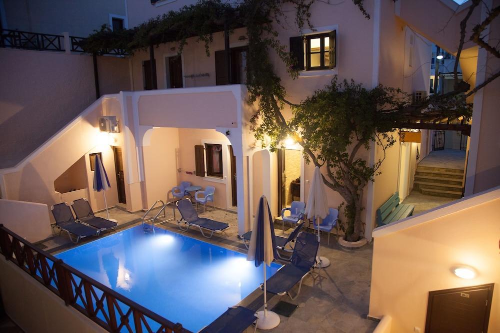 Markakis Studios Fira Town Екстер'єр фото