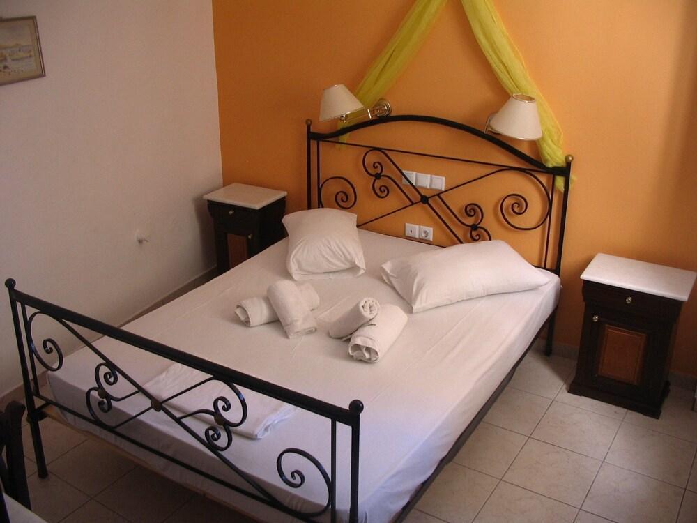 Markakis Studios Fira Town Екстер'єр фото